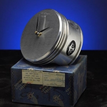 Hodiny Piston Desk Watch